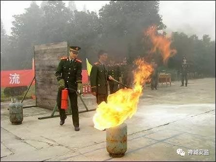 这些火灾是不能用水来灭火的!否则