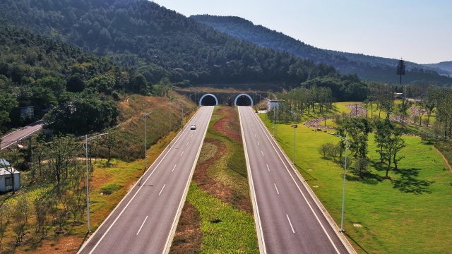 渔洋山隧道今年以来,在这里成功举办了熊本熊酷萌跑,苏州千人骑行体验