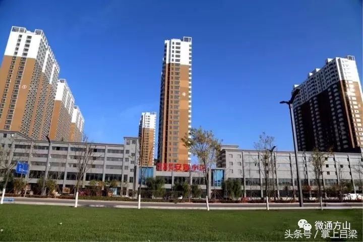 吕梁新区面貌日新月异,真可谓一步一景,一处一画,让人如醉如痴!