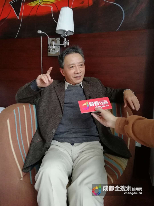 这是李世宏的粉丝们不断在探究的问题.