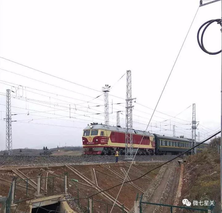 毕节东站预计12月底要通火车了,接大方火车南站