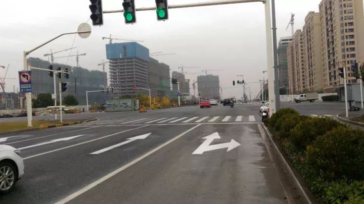 青浦大道/淀山湖大道路口