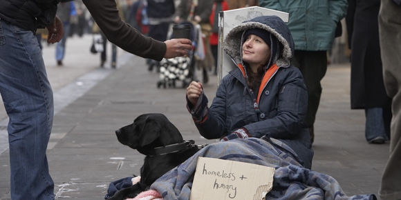 洛杉矶街头无家可归的学生(图片来源:赫芬顿邮报)