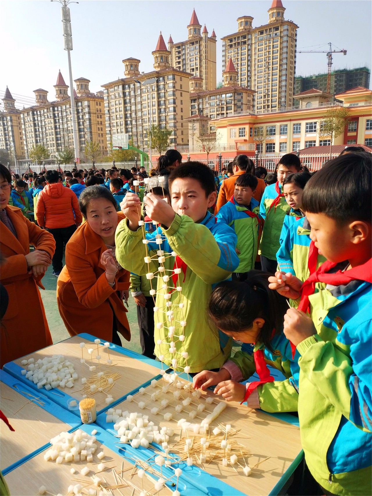 魏风小学:鸡蛋从二楼扔下来,为何不碎?