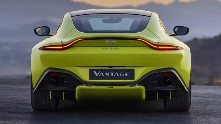 新老对比:阿斯顿·马丁vantage 2015款 vs 2018款