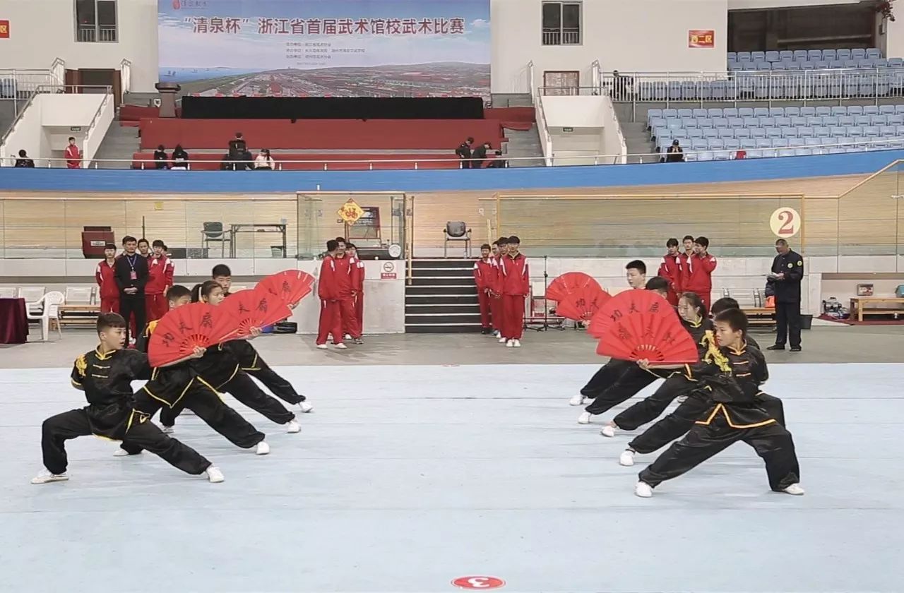 接下来就一起看一看 华东国际文武学校学生们精彩的表现吧