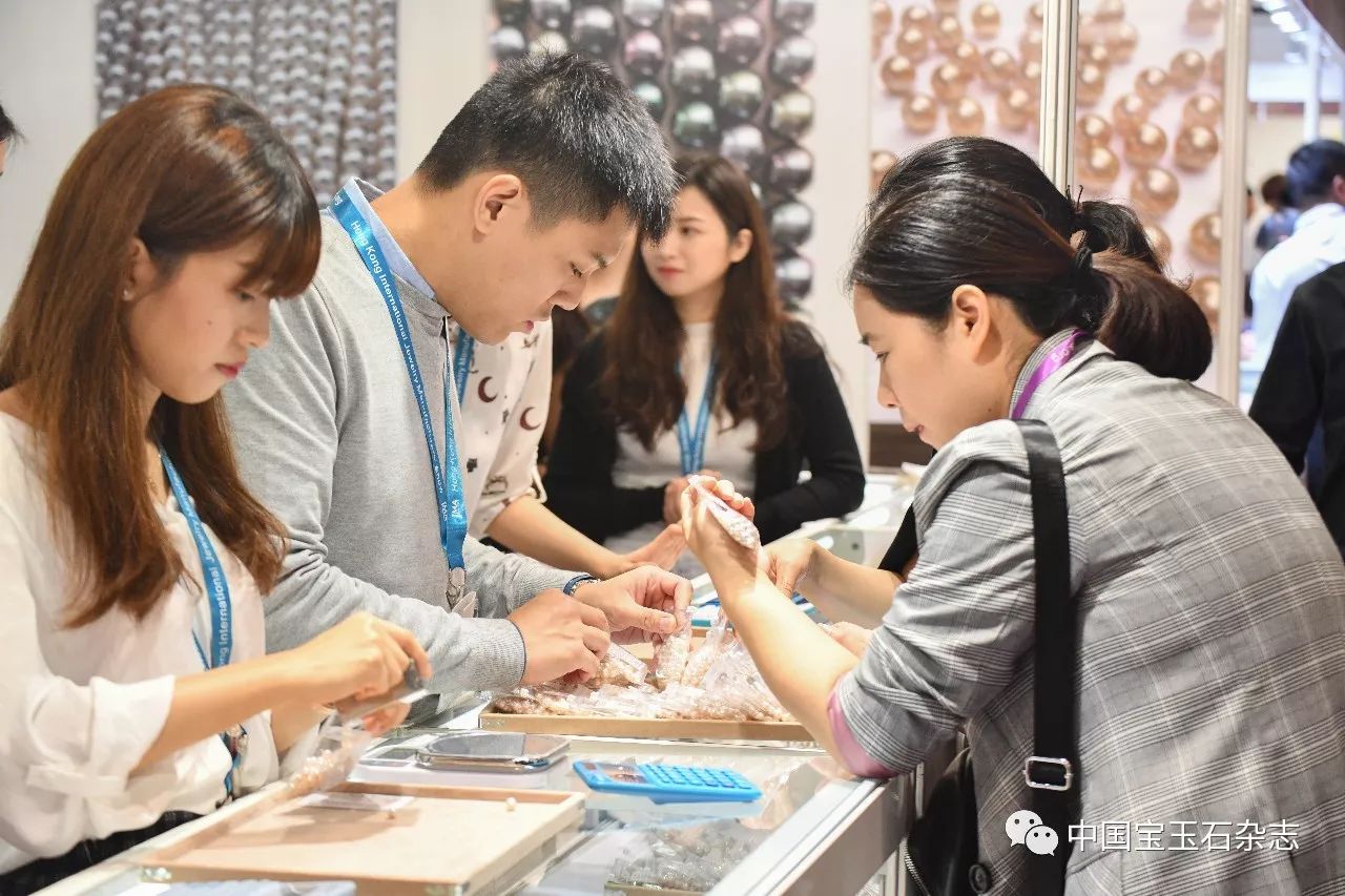 香港国际珠宝厂商展览会于11月30日在香港会议展览中心开幕