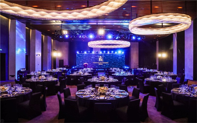 在今年华丽开幕的北京宝格丽酒店,颁奖晚宴把美食业的精英们聚到一起