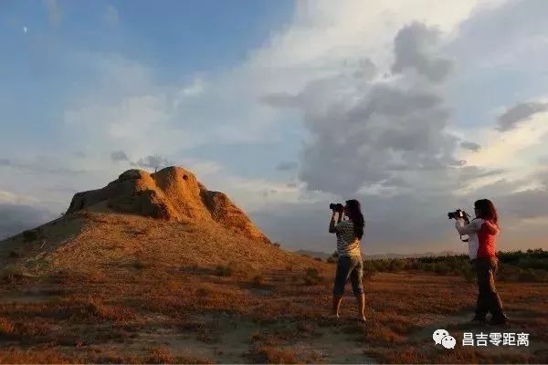 阜康土墩子烽燧-孙国富 摄影