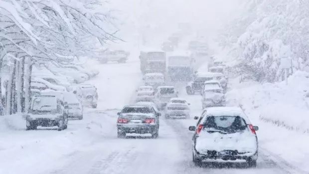 狂风暴雪有家不能回车祸频出今年更恶劣的冰雪天气你准备好了吗