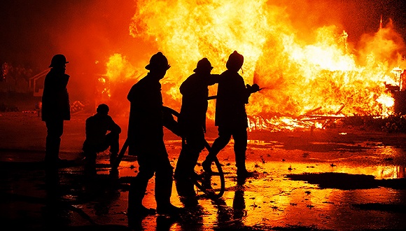 天津137米地标大火致10死5伤 死伤者全部为装