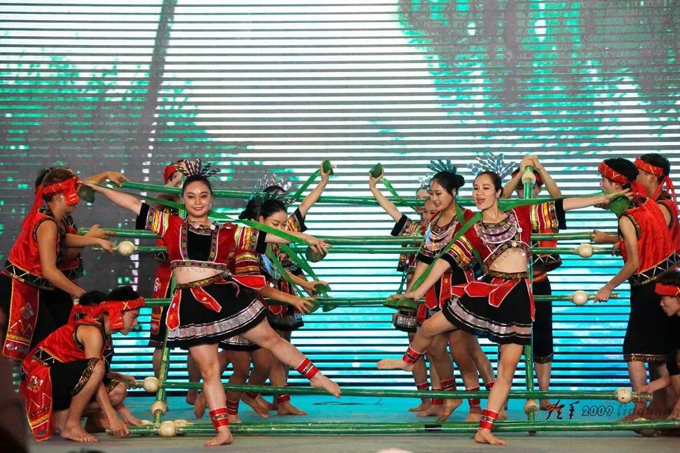 海南黎族最美的传统舞蹈竹竿舞