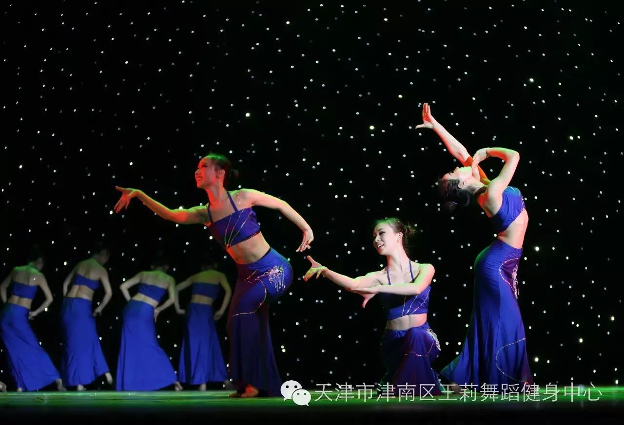 中国舞舞蹈考级的四级, 才开始真正的接触学习中国舞的民族舞