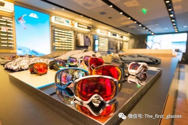 【出色不止镜】高科技运动品牌oakley欧克利大中华区最大形象店亮相