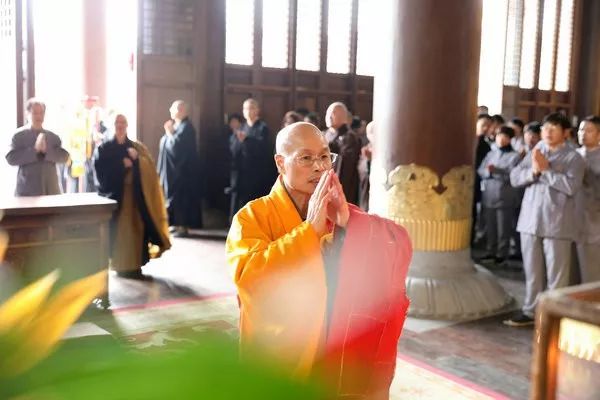 天台山护国寺赠送"法宝"给奉化雪窦寺,怎回事?