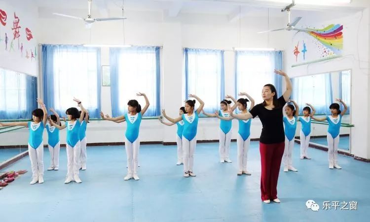 南京教育学校舞蹈课
