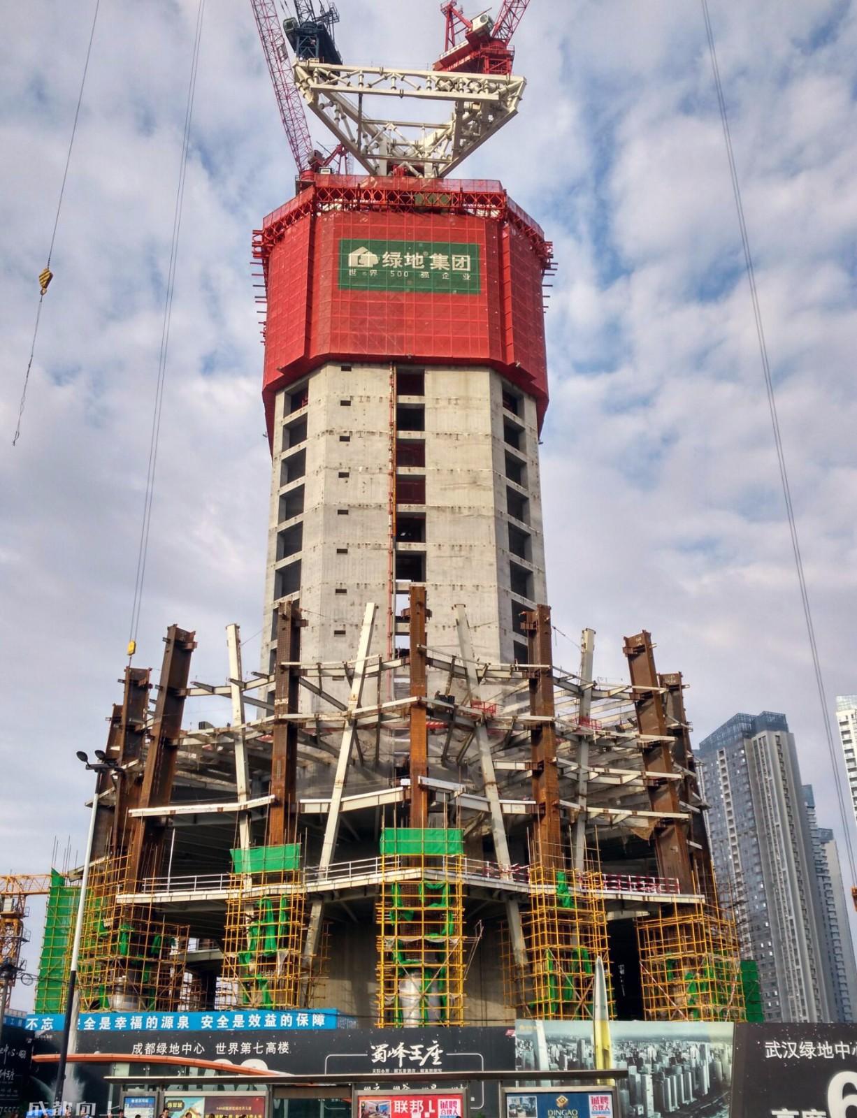"成都第一高楼468蜀峰"带你看看修建情况是怎样的?
