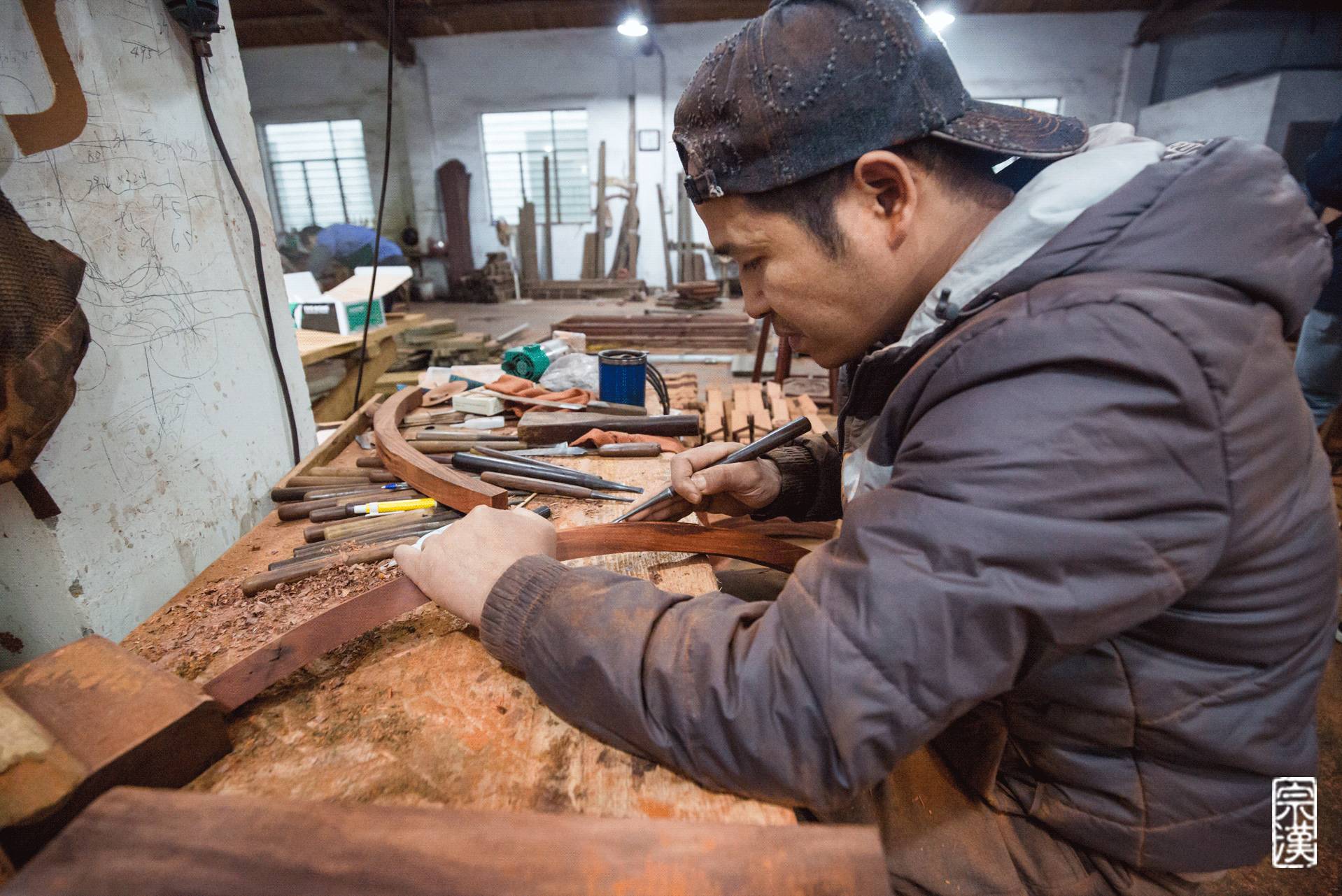宗汉手艺人以木为材精雕细琢延续永不过时的东方美
