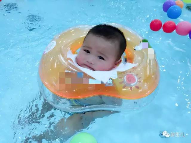 小婴儿游泳好不好