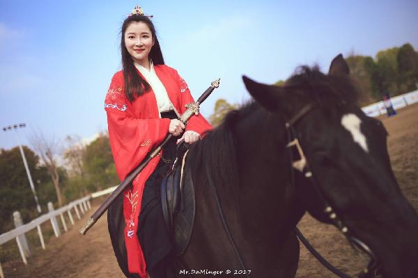 武汉李莫愁,策马奔腾共享人世繁华