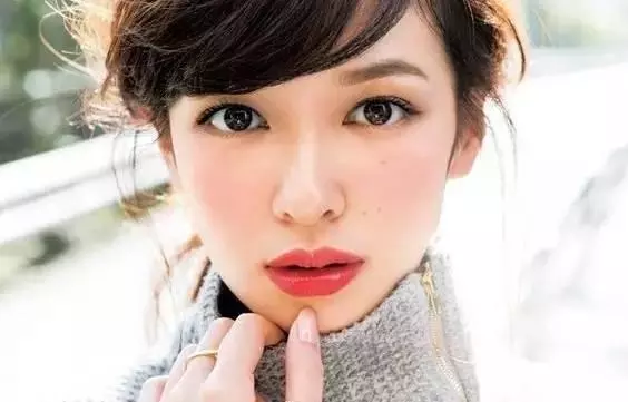 其它 正文  说到日本的化妆, 相信不少人的脑海里都会蹦出"四大邪术之