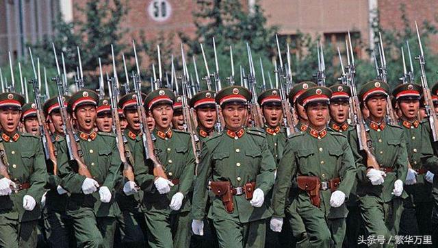 中国军队曾经长期使用红领章,1988年,为何又取消了?