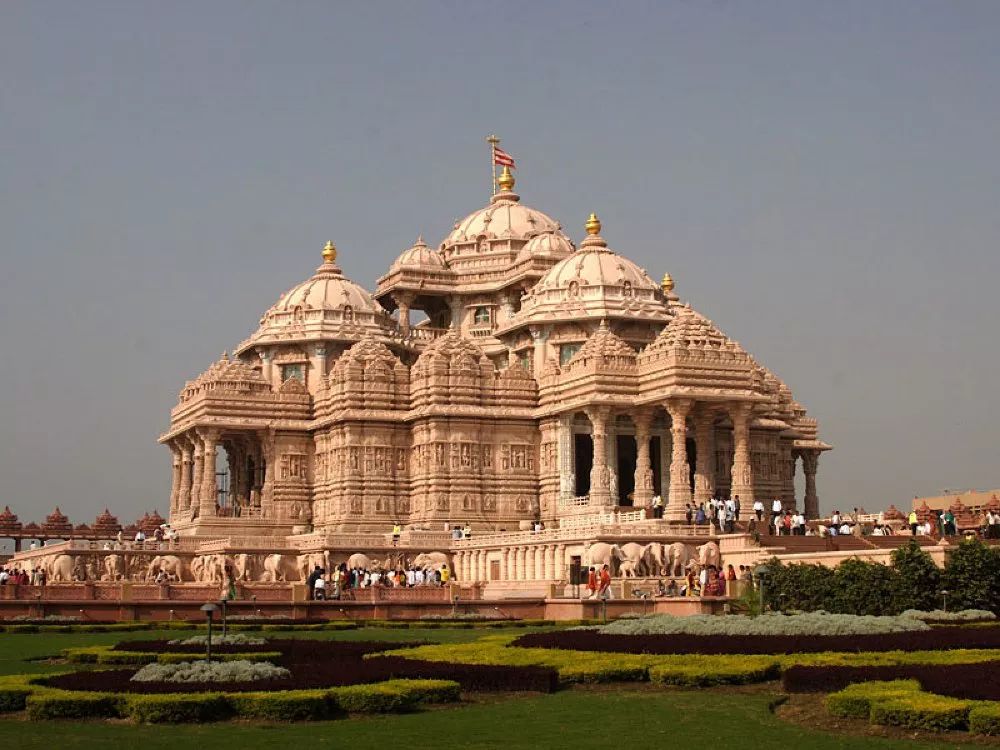 该寺庙被认为是迄今为止印度最大的神庙,反映了印度古代建筑的精髓和