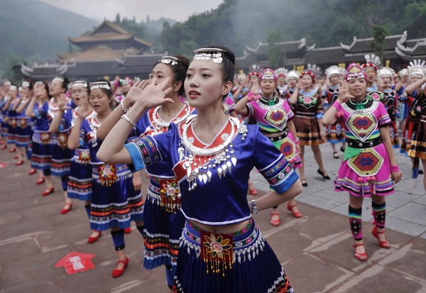 元旦节去彭水探访蚩尤部落,体验苗族风情,研习苗族民俗文化!