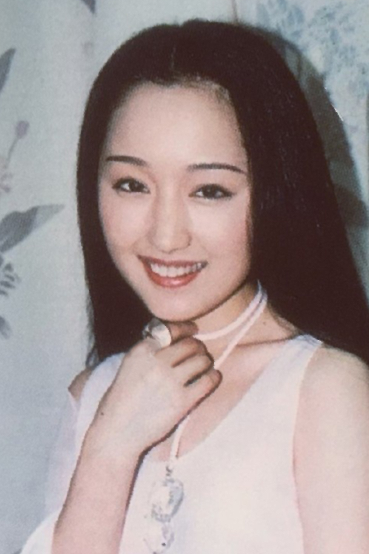 一组杨钰莹青春期旧照,她是那个时代的青春美少女完美