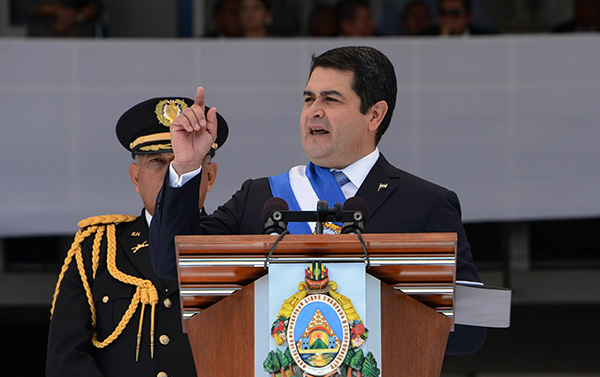 洪都拉斯总统选举计票结束,现任总统微弱领先主要竞争对手