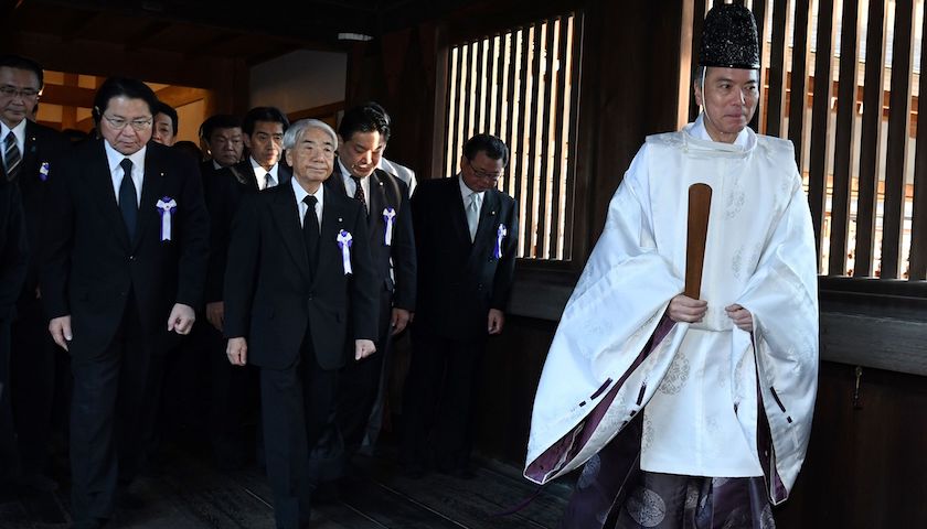 日本跨党派议联61人集体参拜靖国神社外务副大臣在列