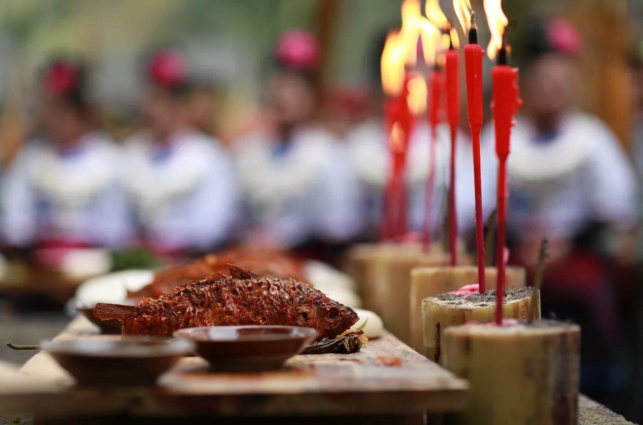 今天上午 丹寨苗族同胞祭祀先祖蚩尤 仪式神秘而古朴!