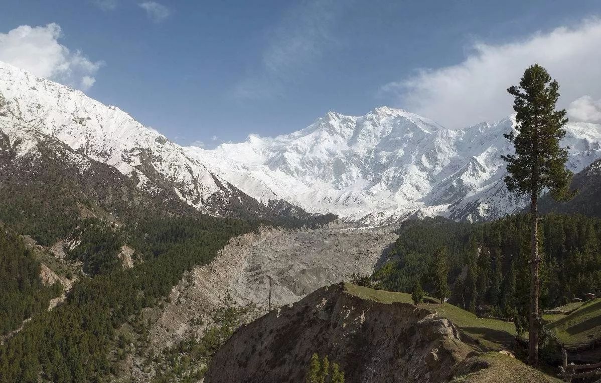 它们是世界最险峻的山峰,但随便照张像都能做你唯美的壁纸