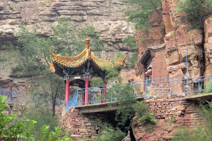 文化 正文  锦山是太行山区最大的原生态自然风景区,它位于井陉县南部