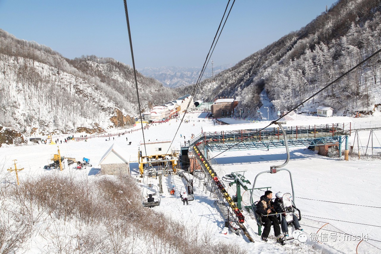 你们心心念念的中级道周四开放 首滑期间,伏牛山滑雪场不仅给大家带来