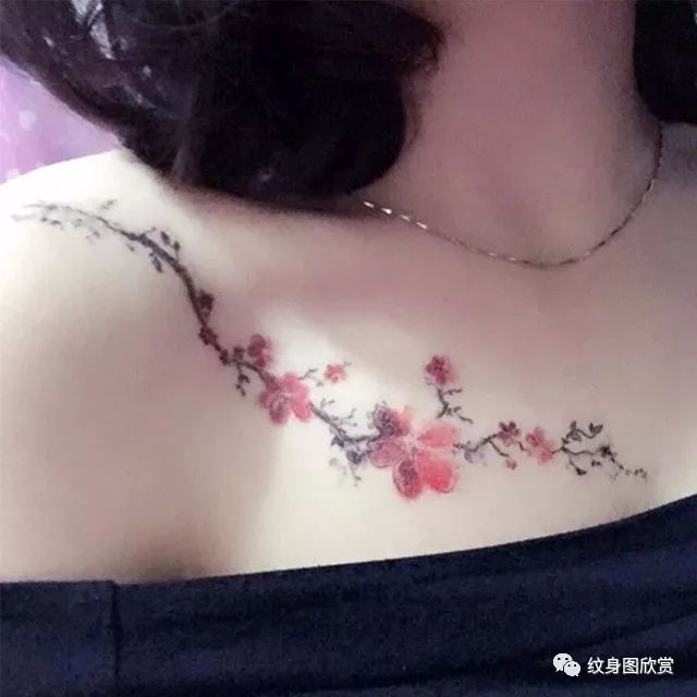 植物纹身 - 美女梅花纹身图片