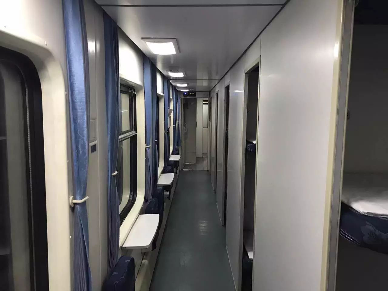 有独立卫生间 目前在昆明至丽江的火车上就有 普通高级软卧 普通高级