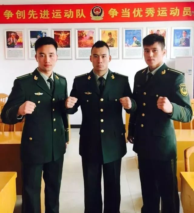 冯兴礼与孟庆浩,贾奥奇并称为"武警三剑客,是武警体工队培养出来的最