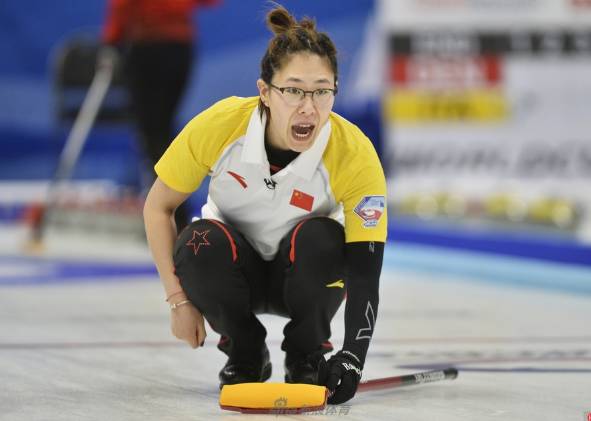 平昌冬奥会冰壶项目落选赛在捷克展开首日较量,由王冰玉,周妍,刘金莉