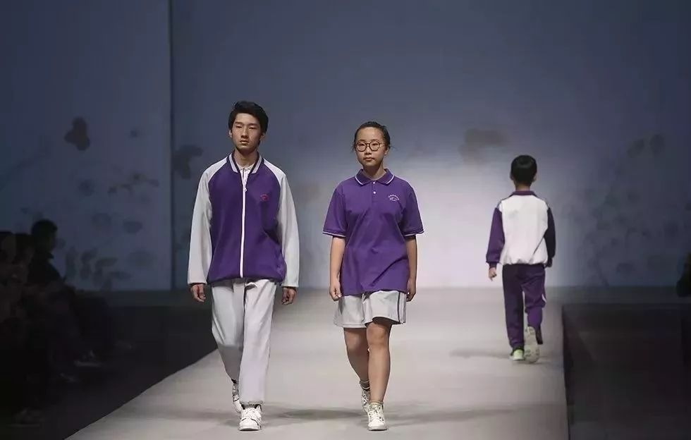 这样的校服也给我来一套北京市中小学校服研发成果上百套校服亮相