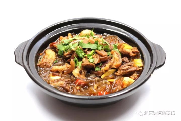 羊肉粉丝煲:山羊肉,性温.它既能御风寒,又可补身体.