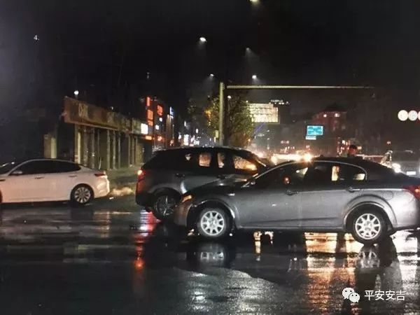 湖州惨烈车祸,19岁女司机被困车内!