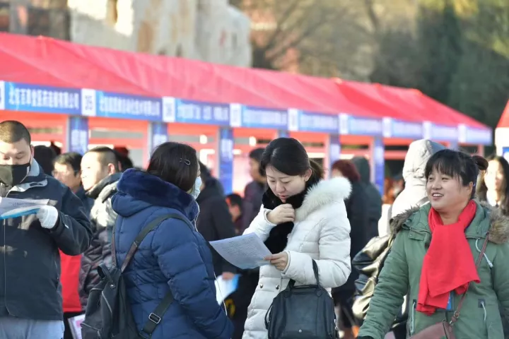 台湖招聘_暖心 通州大型就业帮扶招聘会在台湖举办 50余家知名企业提供超3000个好职位(2)