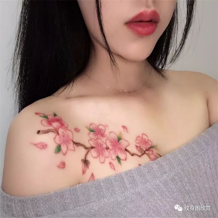 植物纹身 - 美女梅花纹身图片