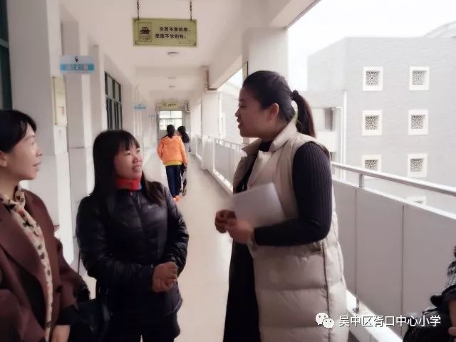 家长进课堂携手促提高胥口中心小学举行青年教师课堂教学展示暨家长进