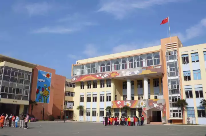 向阳小学和浦东新区篇一样,在昨天介绍了徐汇区的四大民办之后,今天