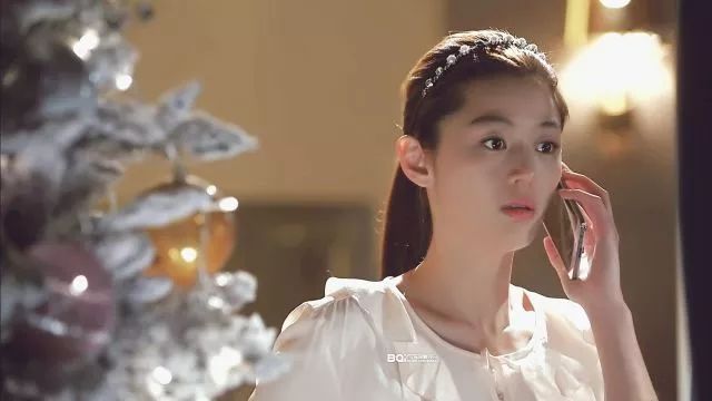 在很多年后的《星你》中,也是妥妥的元气满满,无论是高冷女神,还是