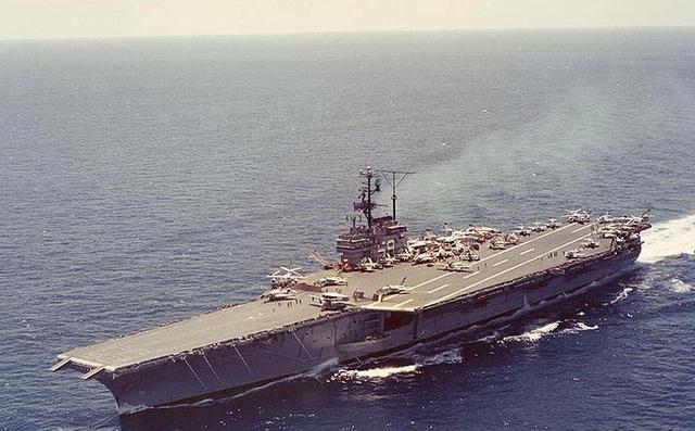 这是美国冷战时最大的一级常规动力航空母舰,在越南战争大出风采