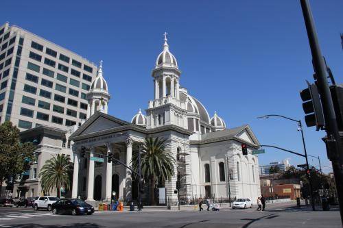 圣何塞是加州旧金山湾区南部的城市,是加州(人口)第3大城市.