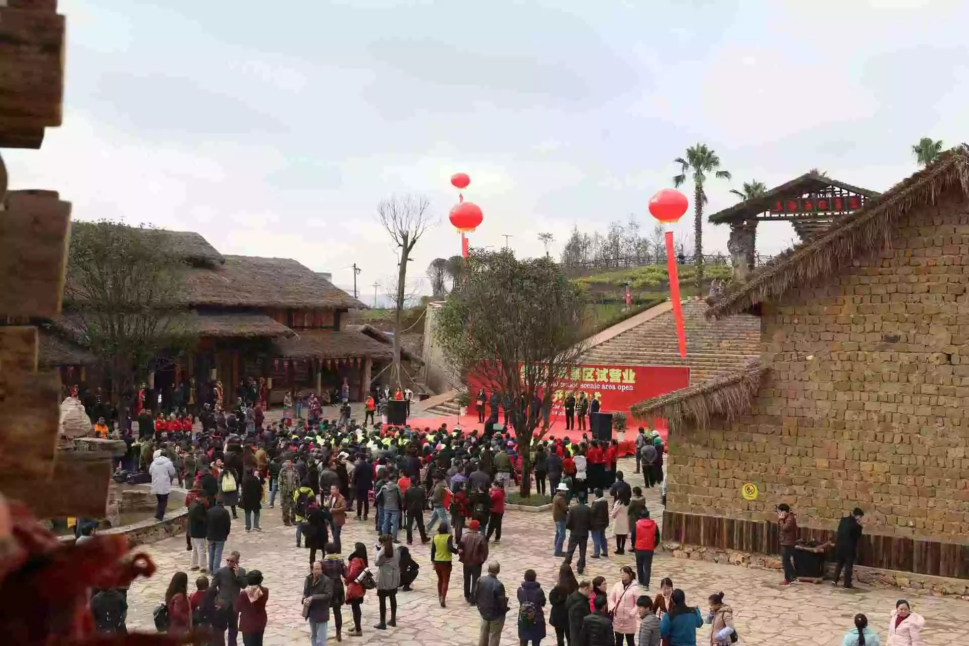 12月6日上午,富源县的第一个旅游景区—多乐原风景区正式开始试营业